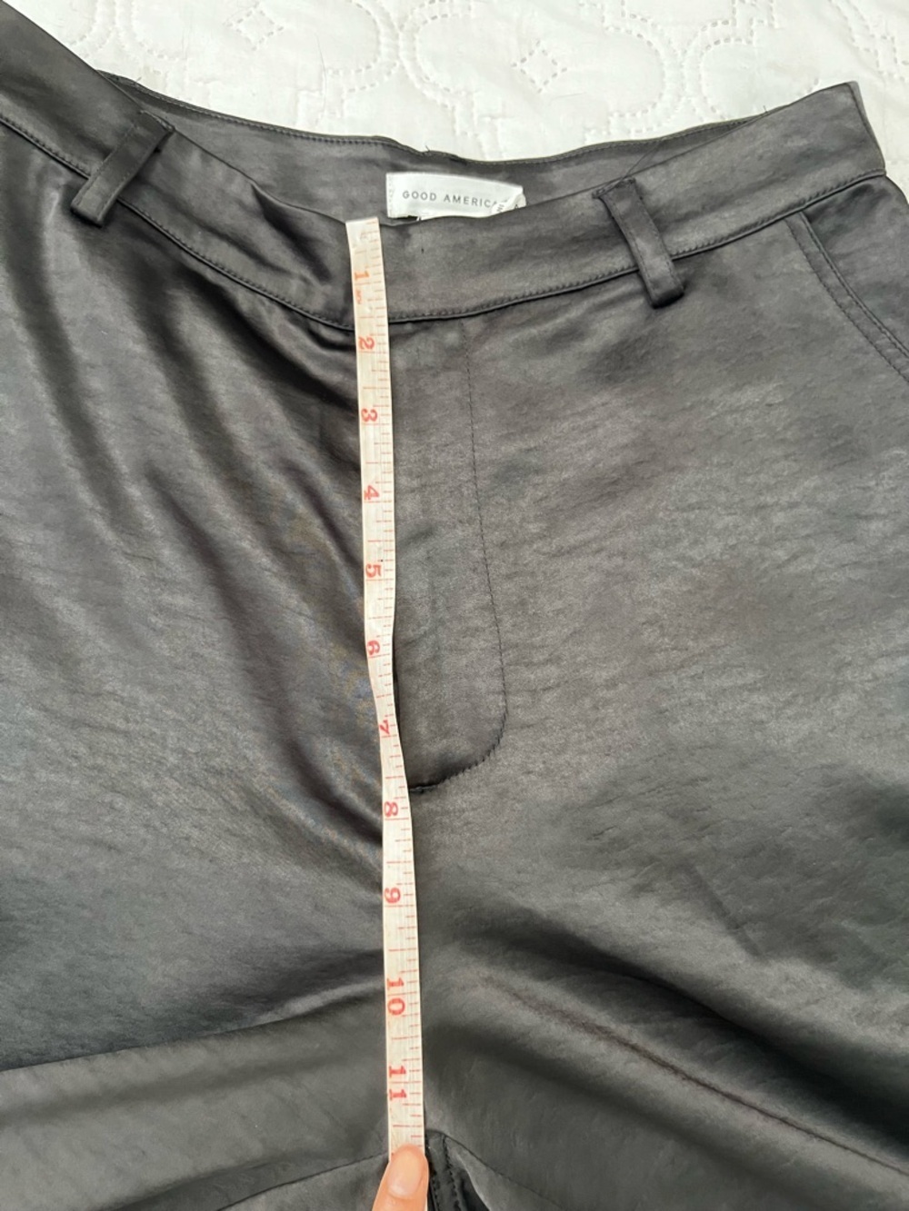 NWT Good American Washed Satin Cargo Pants Black Size 2 Revolve - Picture 9 of 17